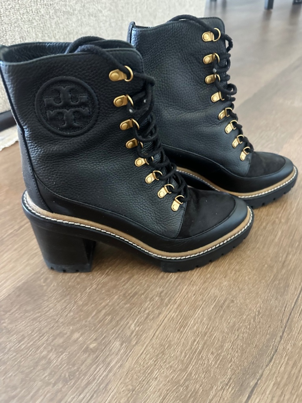 Tory burch boots